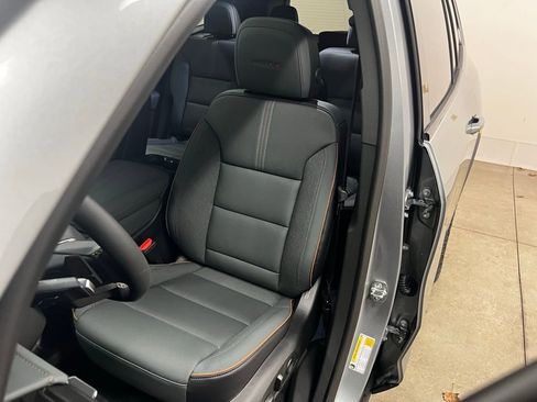 New 2026 GMC Acadia AT4 w/ LPO, Illumination Package image 30