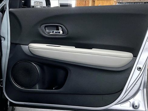 Used 2021 Honda HR-V LX image 22