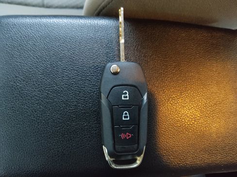 Used 2018 Ford EcoSport S image 32