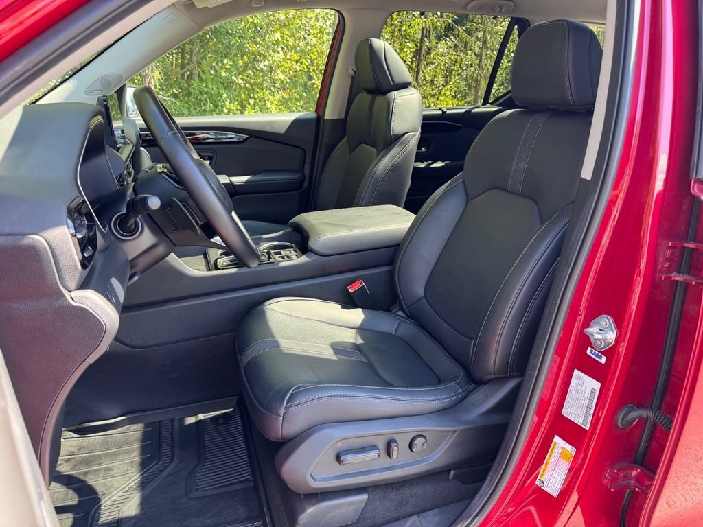 Certified 2025 Honda Pilot Touring image 10