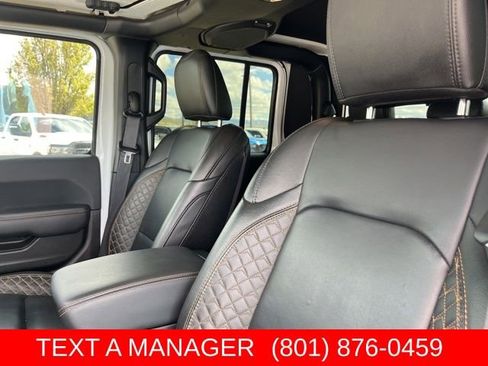 Used 2023 Jeep Gladiator Overland AWD/4WD image 15