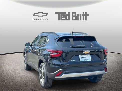 New 2026 Chevrolet Trax LT w/ Sunroof Package FWD image 6