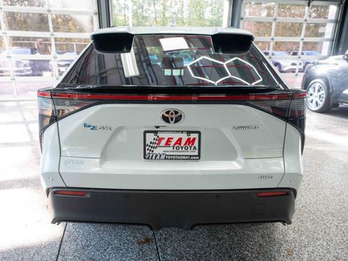 Used 2023 Toyota bZ4X Limited image 3