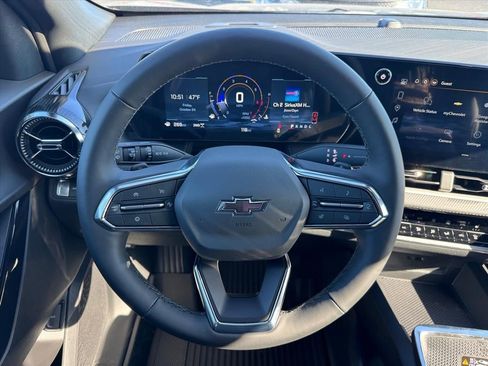 New 2026 Chevrolet Equinox LT w/ Convenience Package II image 6