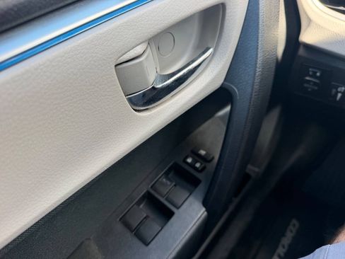 Used 2016 Toyota Corolla LE FWD image 17