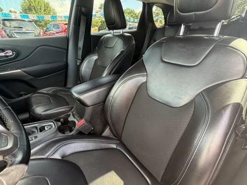 Used 2021 Jeep Cherokee Latitude Plus w/ Mopar Interior Package FWD image 13