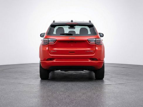 Used 2025 Jeep Compass Limited image 7