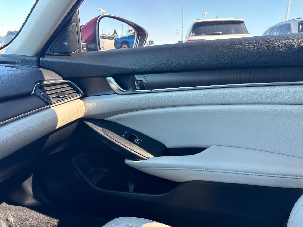 Used 2018 Honda Accord EX-L image 24