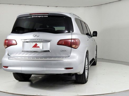Used 2016 INFINITI QX80 4WD w/ Deluxe Technology Package image 4