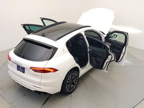 Used 2024 Maserati Grecale GT image 37