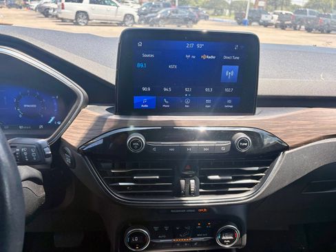 Used 2020 Ford Escape Titanium AWD/4WD image 11
