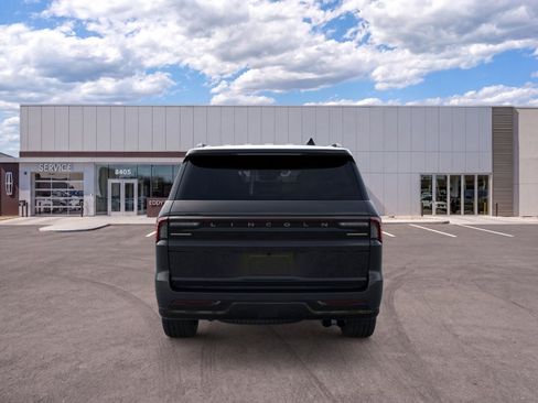New 2026 Lincoln Navigator Reserve w/ Jet Appearance Package AWD/4WD image 5