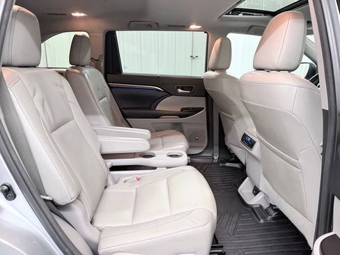 Used 2015 Toyota Highlander Limited FWD image 32