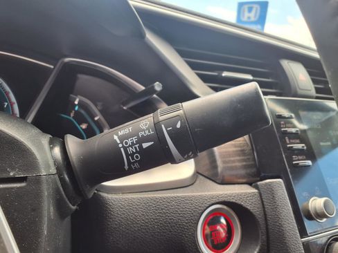 Certified 2019 Honda Civic EX image 17