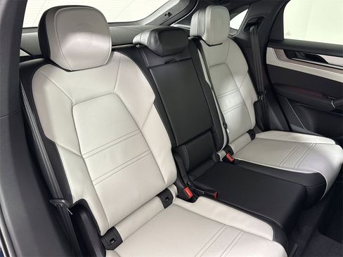 New 2026 Porsche Cayenne S image 23
