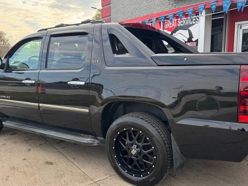 Used 2012 Chevrolet Avalanche LTZ image 10
