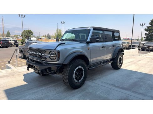 Used 2022 Ford Bronco Badlands AWD/4WD image 3