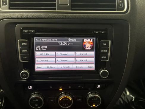Used 2013 Volkswagen Jetta SEL FWD image 14