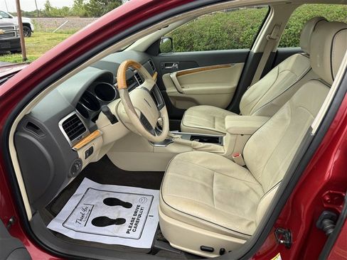Used 2010 Lincoln MKZ FWD image 5