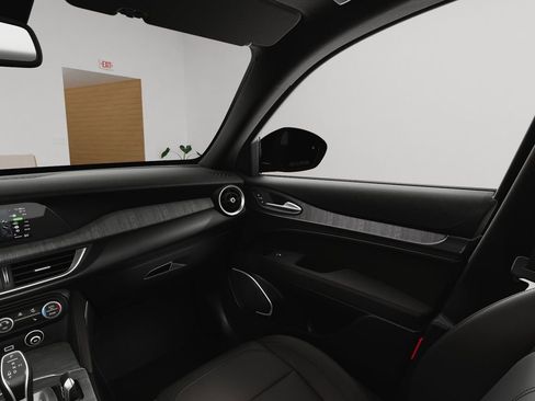 New 2025 Alfa Romeo Stelvio Sprint image 25