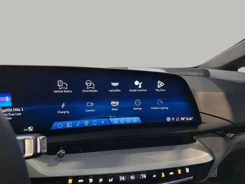 Certified 2025 Cadillac Optiq Sport 2 w/ LPO, Floor Liner Package image 27