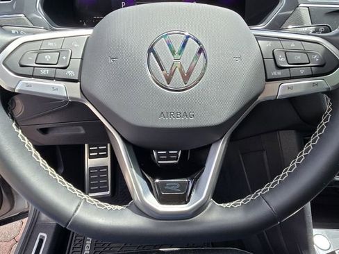 Certified 2023 Volkswagen Tiguan SE R-Line image 25