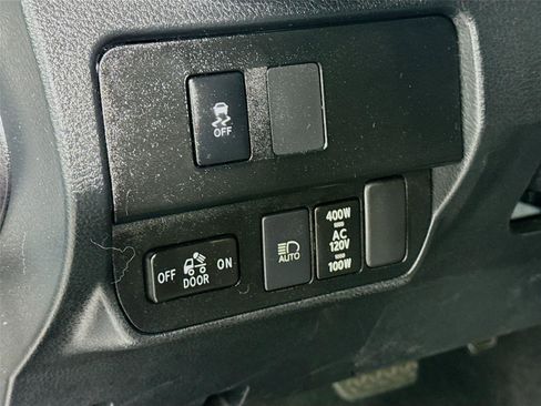 Used 2022 Toyota Tacoma TRD Off-Road RWD image 8