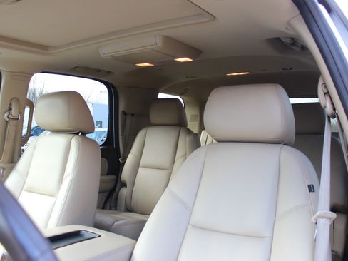 Used 2011 GMC Yukon Denali image 17