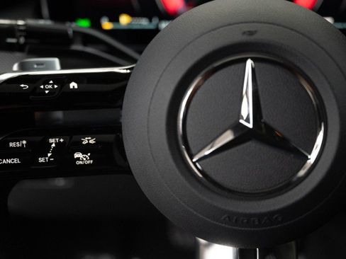 New 2027 Mercedes-Benz GLC 300 4MATIC image 24