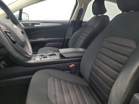 Used 2018 Ford Fusion SE w/ Fusion SE Technology Package image 17