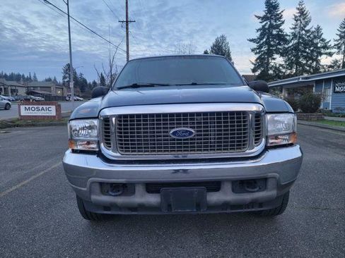 Used 2002 Ford Excursion XLT image 2