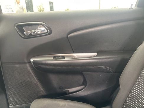 Used 2017 Dodge Journey SXT w/ Comfort/Convenience Group image 23