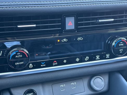 New 2026 Nissan Rogue Platinum w/ Platinum Premium Package image 18