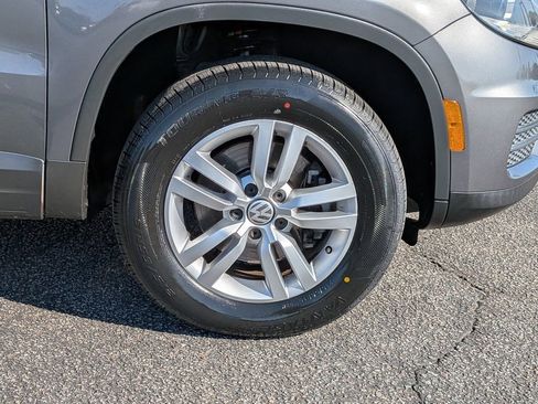 Used 2016 Volkswagen Tiguan S image 12