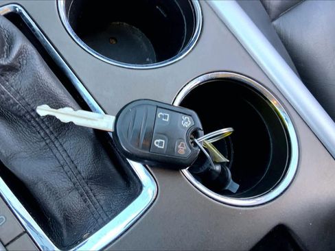 Used 2013 Ford Edge SEL image 15