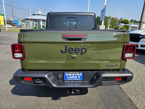 Used 2021 Jeep Gladiator Sport image 4