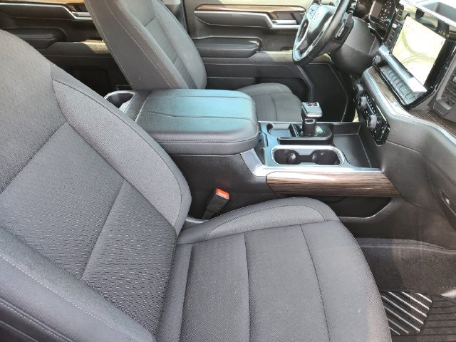 Used 2025 Chevrolet Silverado 1500 RST AWD/4WD image 14