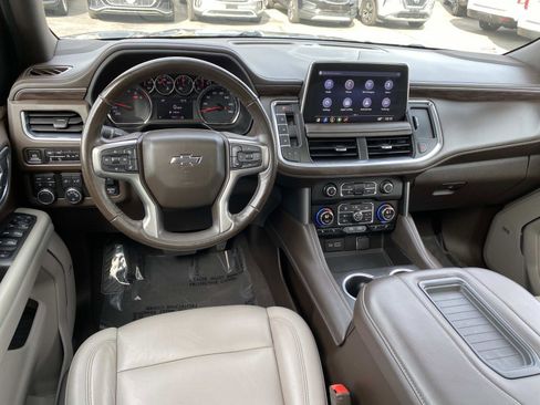 Used 2021 Chevrolet Suburban Z71 w/ Luxury Package image 13