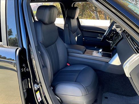 New 2025 Land Rover Range Rover Long Wheelbase SE image 6