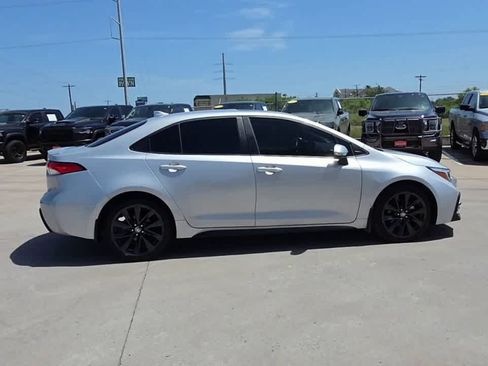 Used 2024 Toyota Corolla SE w/ SE Premium Package FWD image 9