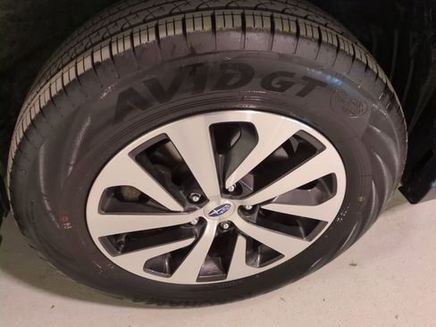 Certified 2025 Subaru Outback Premium w/ Popular Package #1A image 2