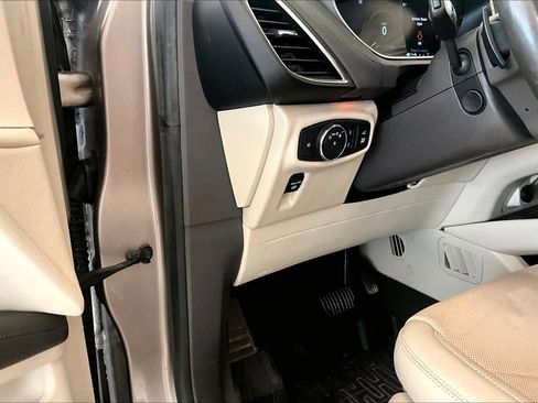 Used 2019 Lincoln Nautilus Reserve FWD image 30