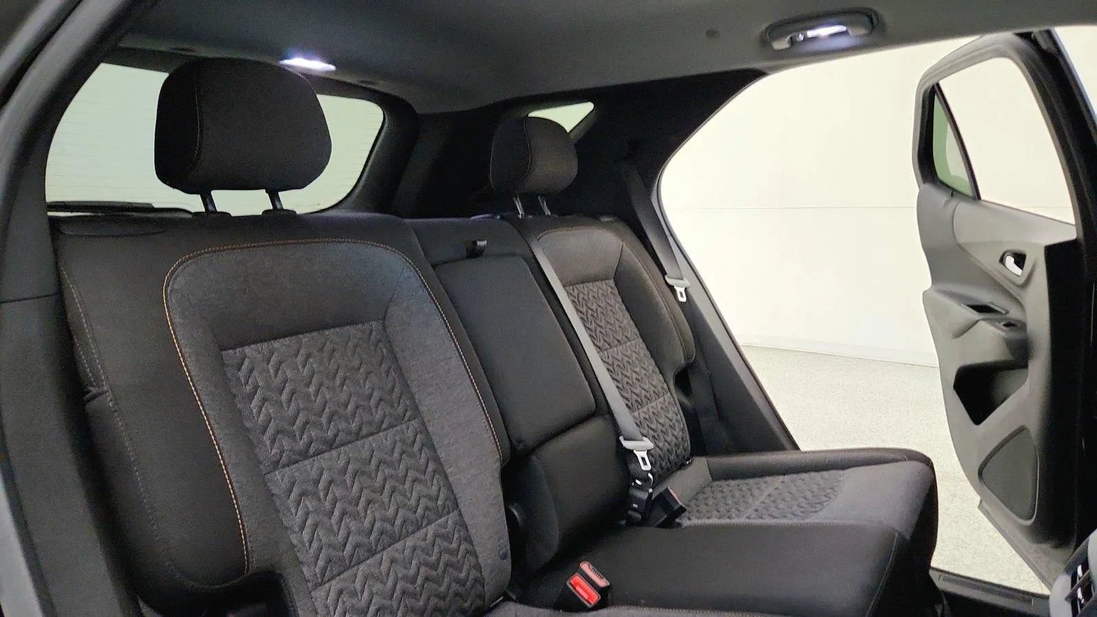 Used 2024 Chevrolet Equinox LT FWD image 29
