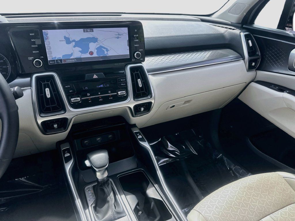 Certified 2022 Kia Sorento S FWD image 23