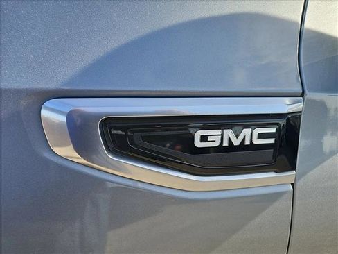 Used 2024 GMC Yukon XL Denali w/ Advanced Technology Package image 11