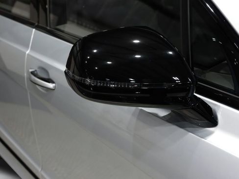 Used 2022 Bentley Bentayga image 14