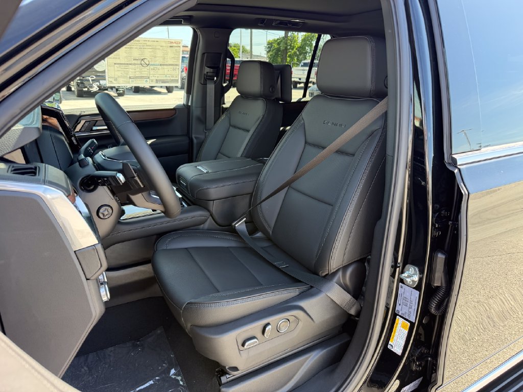 New 2026 GMC Yukon XL Denali w/ Denali Reserve Package AWD/4WD image 15