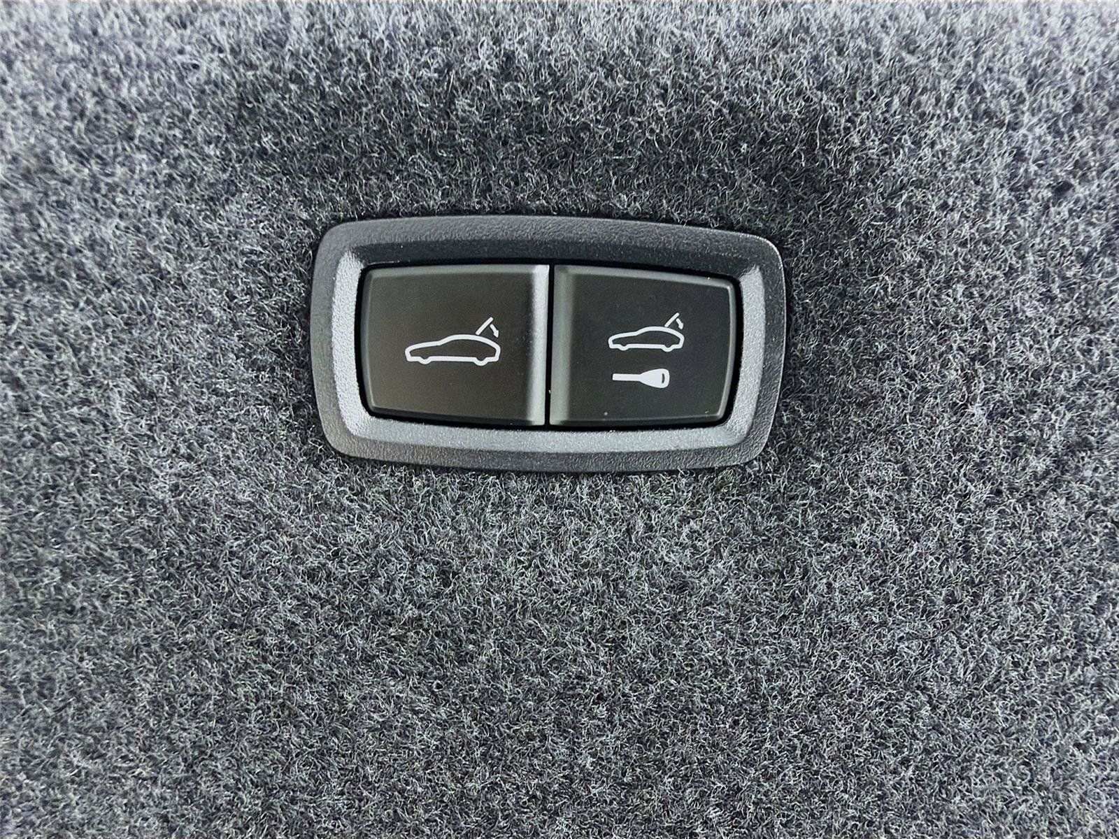 Certified 2024 Porsche Taycan 4S AWD/4WD image 26