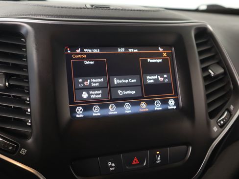 Used 2021 Jeep Cherokee Latitude Plus image 7