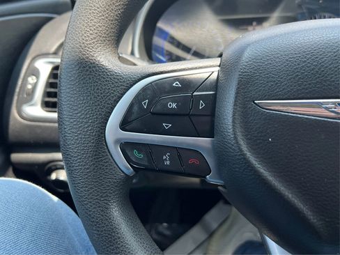 Used 2015 Chrysler 200 Limited image 34